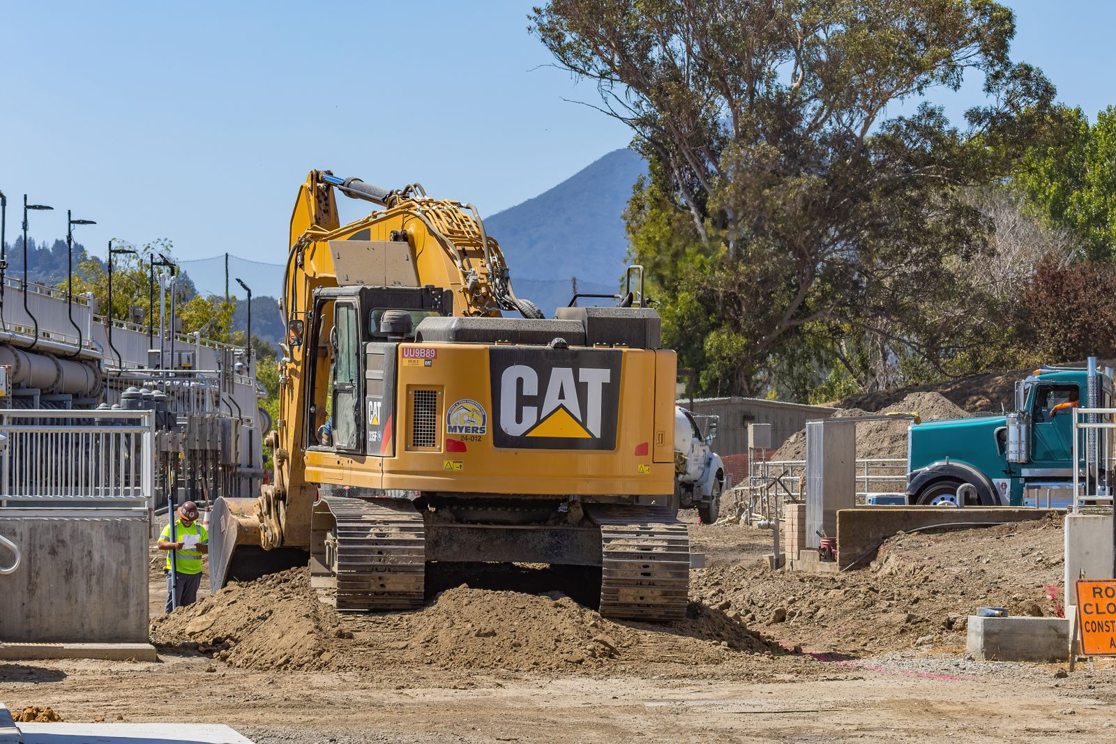 360 degree excavator on a construction site